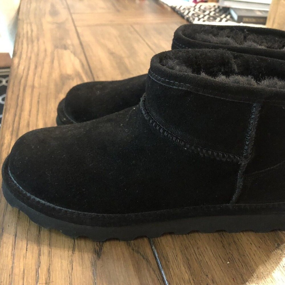 New with Box Bearpaw Women's Shorty Boots Black Suede Shearling Size 11